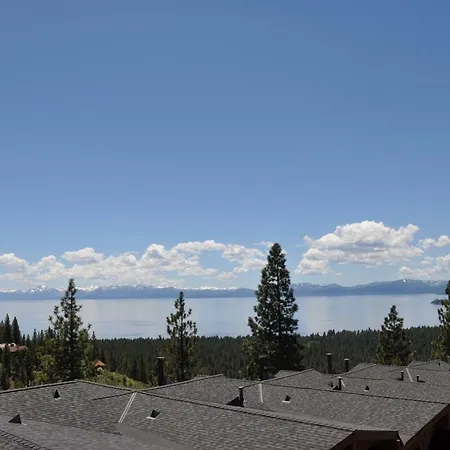 Bitterbrush: Diamond Peak Retreat with Beach Access